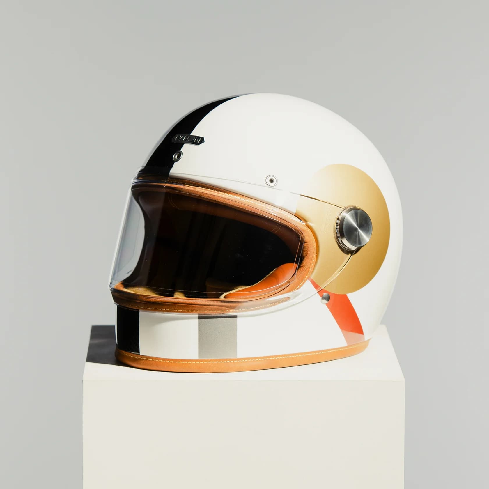 Nón full-face Hedon Heroine Racer phối trắng, vàng và cam