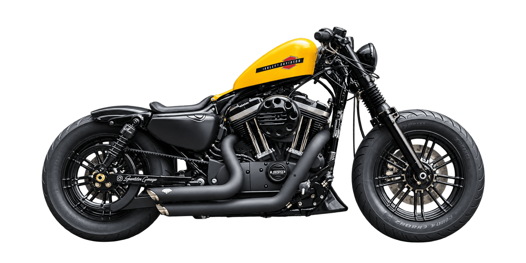 Mô tô cruiser custom màu đen với bình xăng vàng